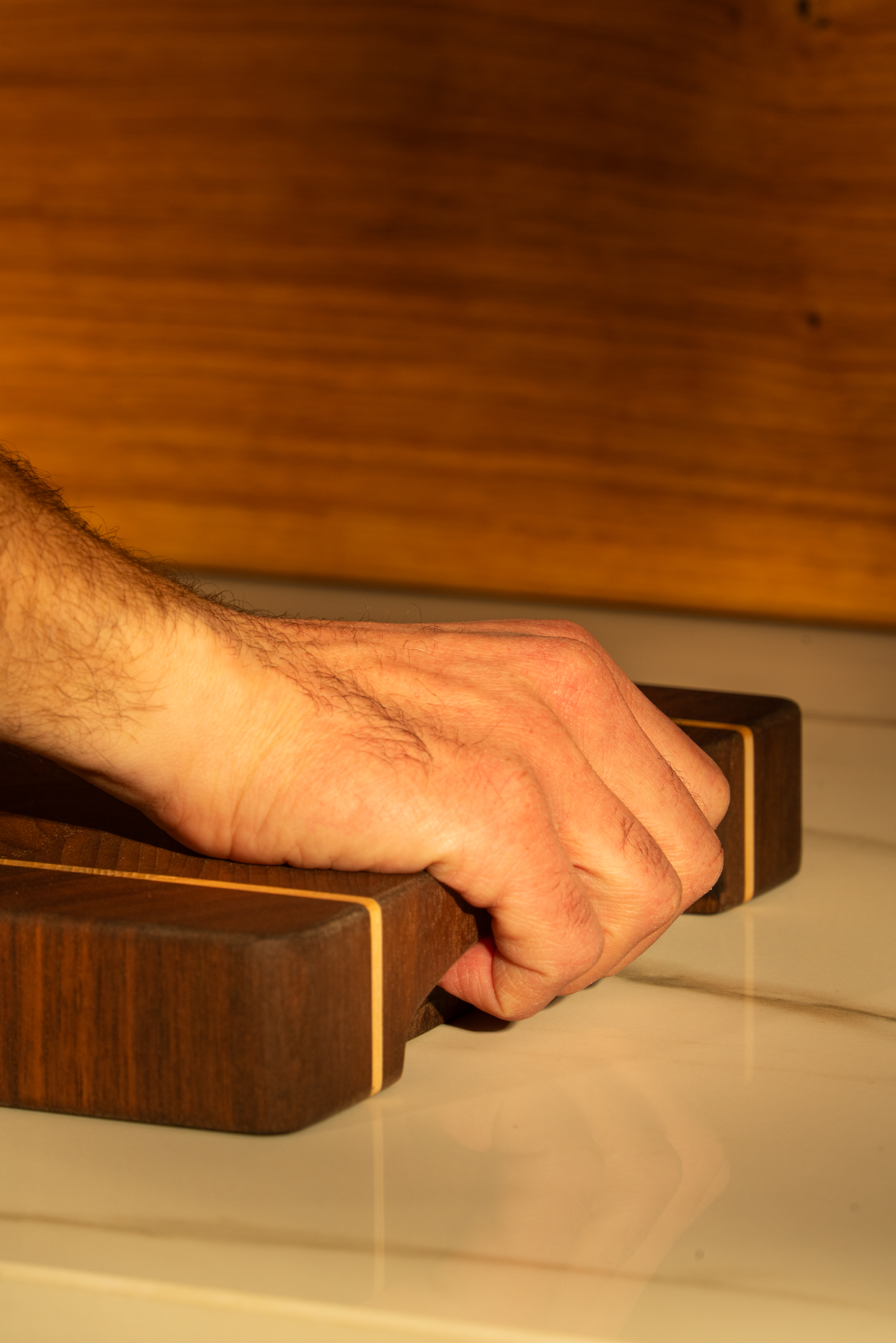 Griffmulden des Schneidebretts